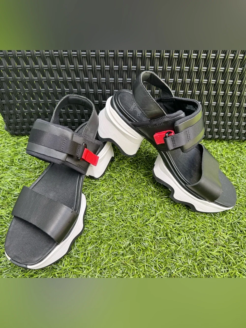 SOREL Kinetic Impact Y-Strap Sandals Womens 10.5 Black White Platform NWOB - Picture 5 of 13